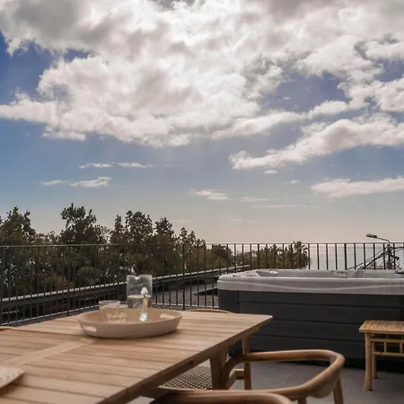 Daire Boat By Madeira *